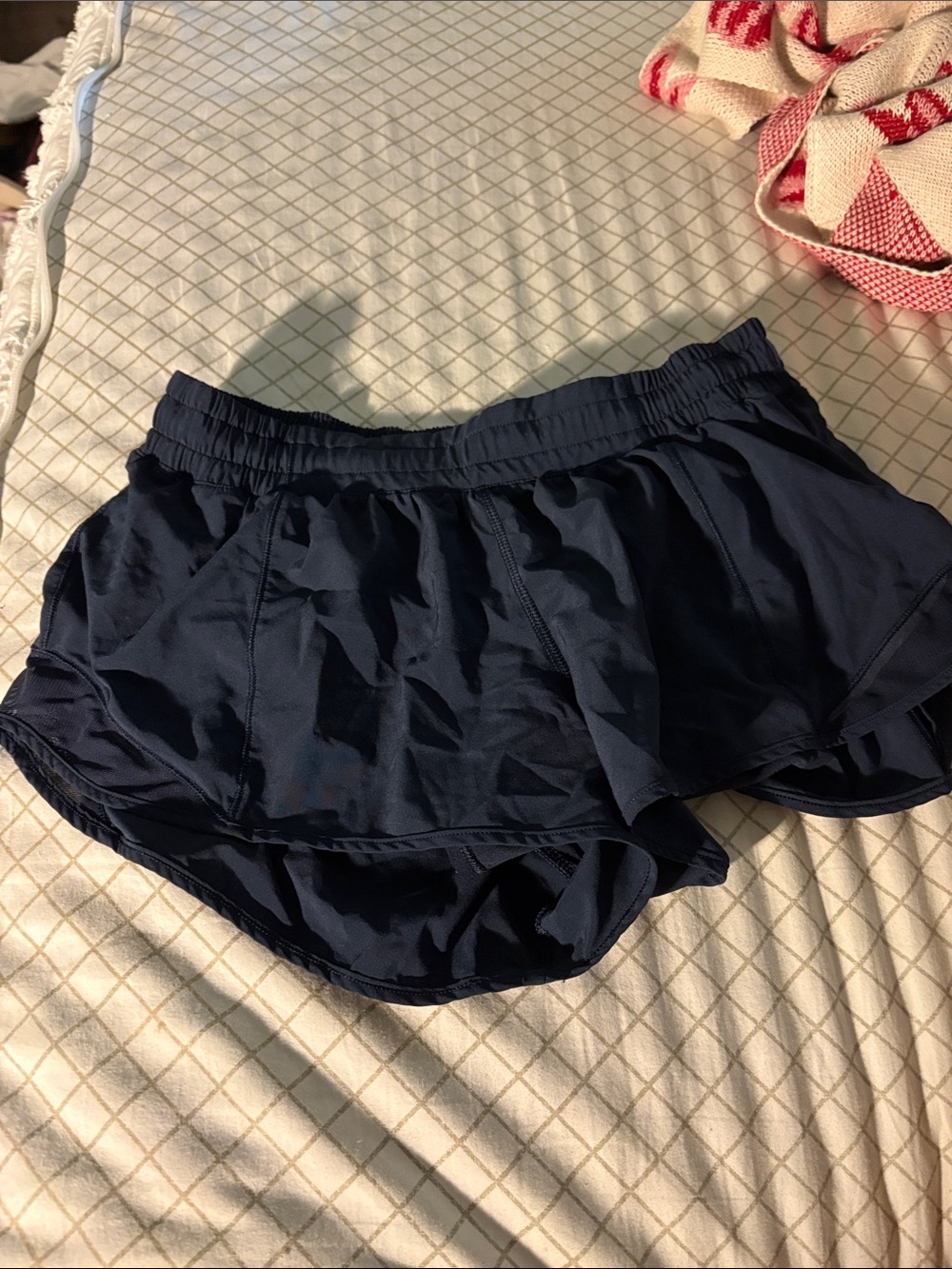 Navy blue hottie hots Lululemon low rise 2.5 inch size 10